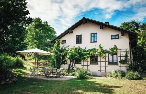 Langenaltheim House | Archaeopteryx House - unique in the nature park
