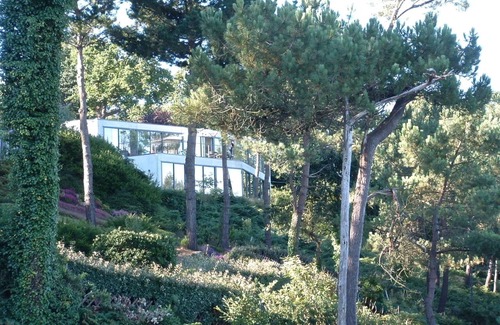 Kerfany-les-Pins Villa | Architect and concrete house, at the foot of Belon