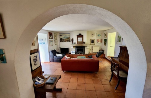 Ulgueira Cottage | Architect/artist converted 17th C' farmhouse in World Heritage Site
