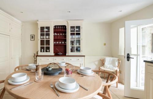Quenington House | Architect Designed Cosy Cotswold Stone Cottage