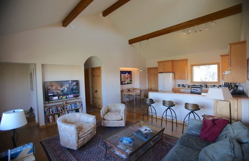 Sheridan House | Architect's upscale home near HIstoric Downtown