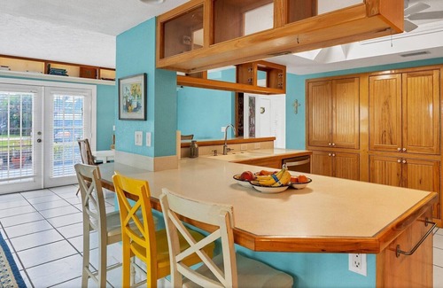 Grove City House | Architect’s mid-century waterfront home is a fisherman’s dream.
