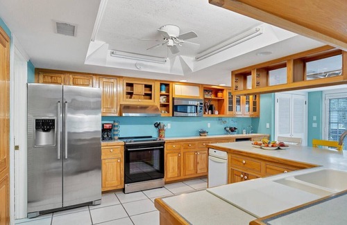 Grove City House | Architect’s mid-century waterfront home is a fisherman’s dream.