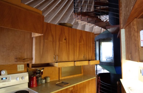 Central Frontenac Cottage | Architectural Stunner on Private Lake
