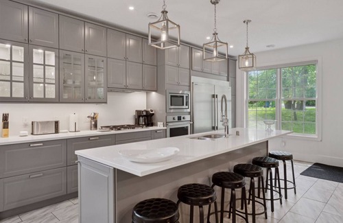 Wayzata House | Architecturally designed 4 bedroom home walking distance to downtown Wayzata