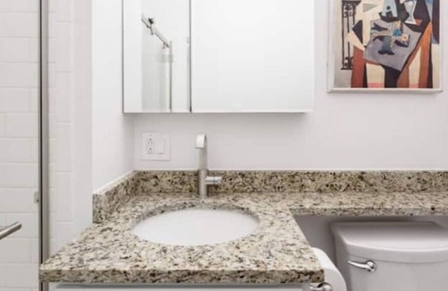 Old Town Triangle House | Archways at the Lincoln Park Zoo 2bed/2ba