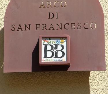 Atri Bed & Breakfast | Arco di San Francesco