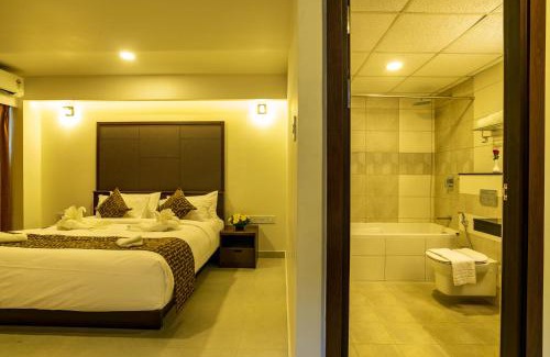 Kaloor Hotel | Arctic Hotel