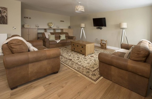 Crieff Cottage | Ard View - large open plan accessible house sleeps 10