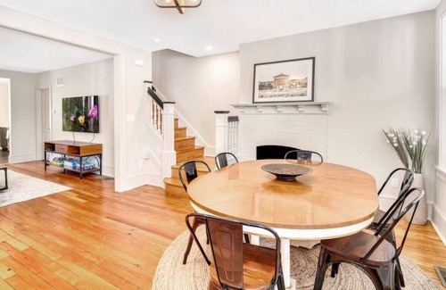 Ardmore House | Ardmore GEM steps away from shopping, dining, etc.