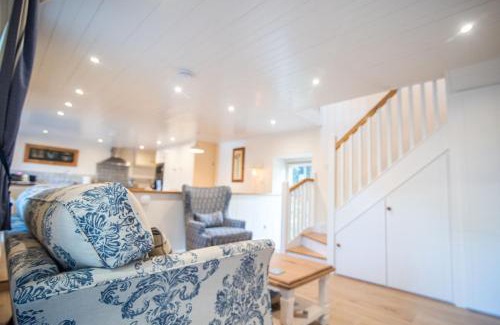 Clonakilty House | Ardnavaha House - Poolside Cottages