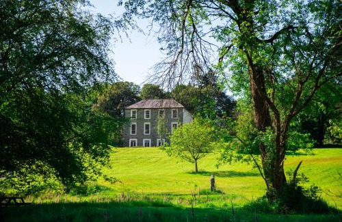 Clonakilty House | Ardnavaha House - Poolside Cottages