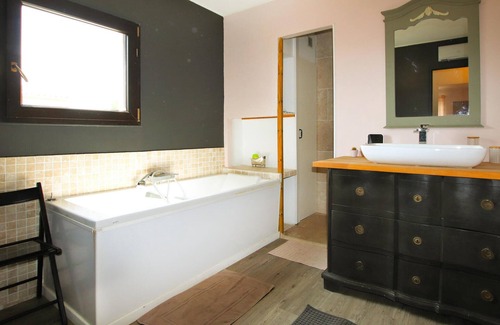 Graveson House | Are you dreaming of a luxurious Provence vacation in a modern atmosphere?