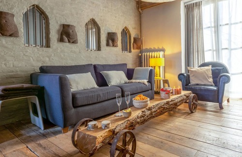 Wijtschate House | Are you looking for a special vacation home with lots of comfort, then this beautiful country house