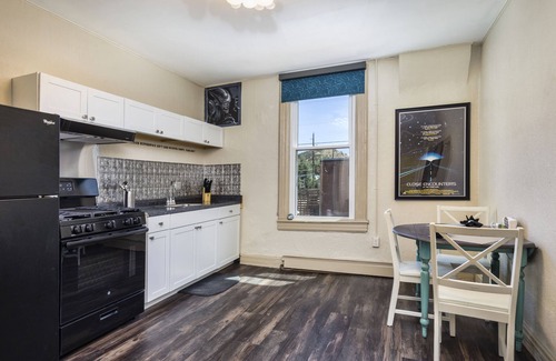 New Castle Apartment | Area 51 Suite at The Ore House Inn