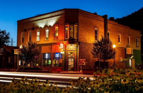 New Castle Apartment | Area 51 Suite at The Ore House Inn