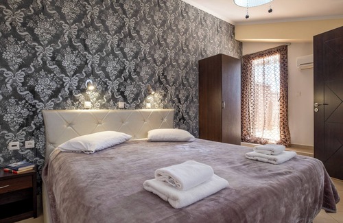 Kathiana Hotel | Areti Suites