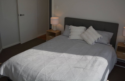 Port Lincoln House | Argia Fully Self Contained, Family Sized Holiday Home, With Views of Proper Bay