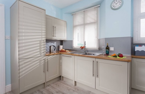 Penzance Cottage | Argus Cottage situated on the Pendeen Lighthouse site, on a majestic granite headland for 3 guests.