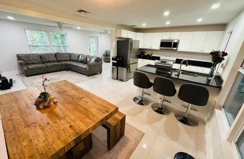 Alva Other | Aria Oasis~King Bed, Privacy, Ponds, Cows, Luxury. Weddings, Events, Retreats!