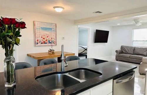 Alva Other | Aria Oasis~King Bed, Privacy, Ponds, Cows, Luxury. Weddings, Events, Retreats!