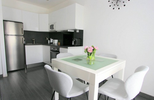 Serris Apartment | ARIANE1 opposite RER Val d'Europe, 5mn from Disneyland