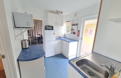 Pukehangi Cabin | Arias Farm CABIN Rotorua + Hot Spa - 2 Bedrm farm accom in suburbs