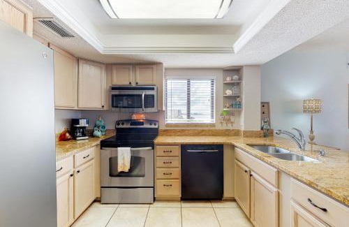 Madeira Beach Apartment | Arie Dam 301