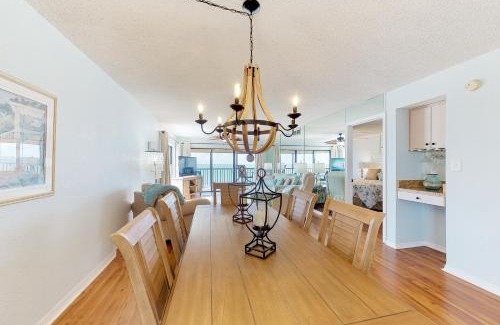 Madeira Beach Apartment | Arie Dam 301