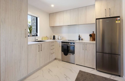 Lower Hutt House | Ariki Serenade House: 2BR Peaceful Stay