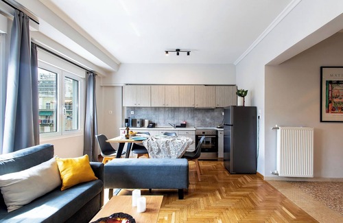Platia Viktorias Apartment | Aris123 #41 - Entire Apt, Fully Equipped, 3Bedroom