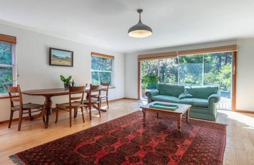 Hout Bay Apartment | Aristea garden unit- amazing mountain views