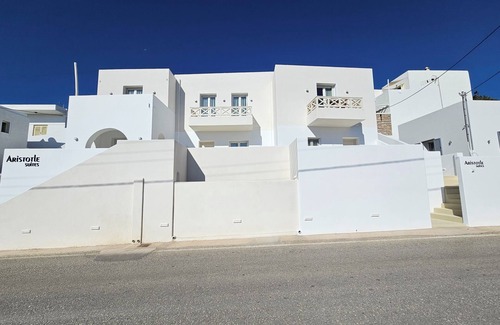 Tripiti House | Aristotle Suites, Avgi