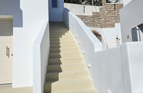Tripiti House | Aristotle Suites, Avgi