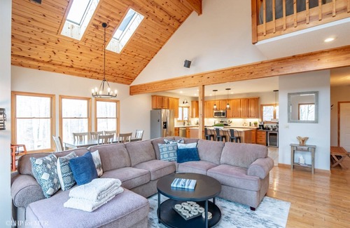 Davis House | Ark Escape - 1731 Cabin Mountain Road