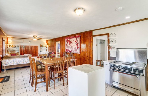 Henderson Cabin | Arkansas Cabin w/Deck < 1 Mi to Norfork Lake