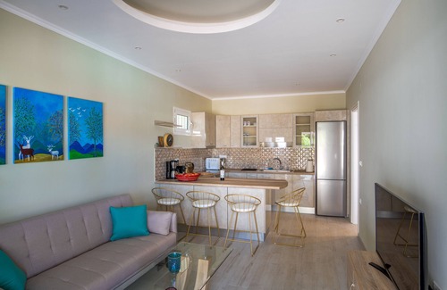 Minia House | Arktos Sunset Villa