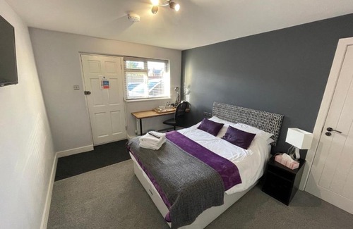 Basingstoke House | Arlan House, Central Basingstoke Hotel