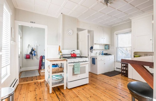 Willard Condo | Arlie's Digs! - One Block To Willard Beach!