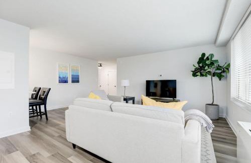 Aurora Highlands Apartment | Arlington Chic 2BR - Minutes to DC and Hotspots