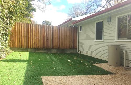 Armidale Apartment | Armidale Cottage on Taylor Unit 2