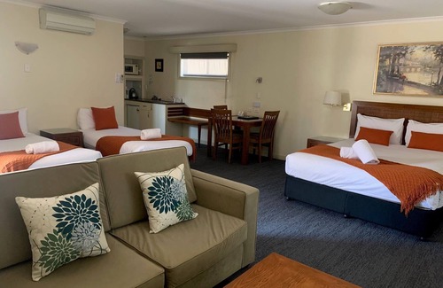 Armidale City Centre Hotel | Armidale Pines Motel