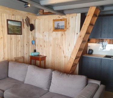 Knapplund Cabin | Arnebu