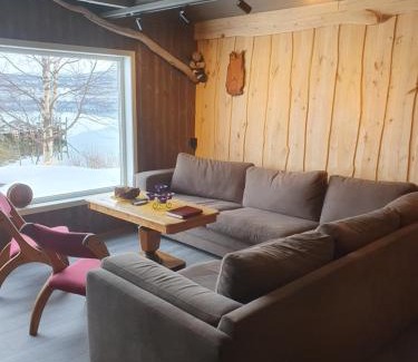 Knapplund Cabin | Arnebu