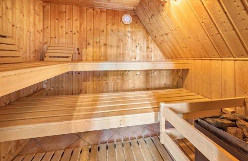 Hollern House | Arosa