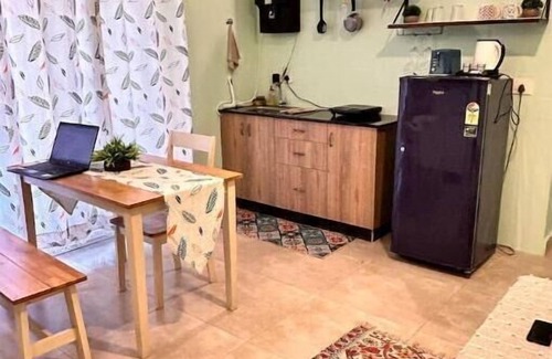 Grand Morrod Apartment | Around The World 1BHK w pool at Arpora by Slow Stays