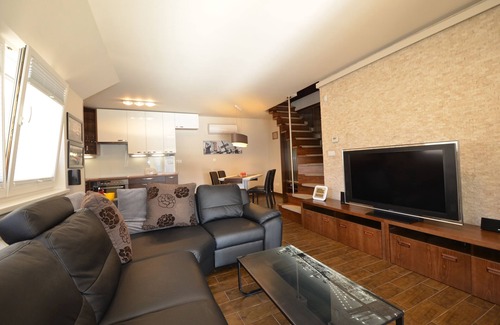 13th District Apartment | Arpad Bridge Apartments