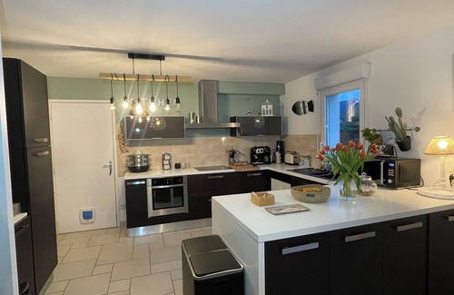 Arradon House | Arradon, Gulf of Morbihan. House 3 bedrooms, sleeps 6, garden