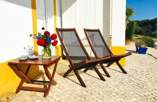 Aljezur House | Arrive & feel comfortable in our bright summer house.