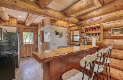 Marble Falls Cabin | Arrowhead: Nature’s Perfect Lakeside Retreat!